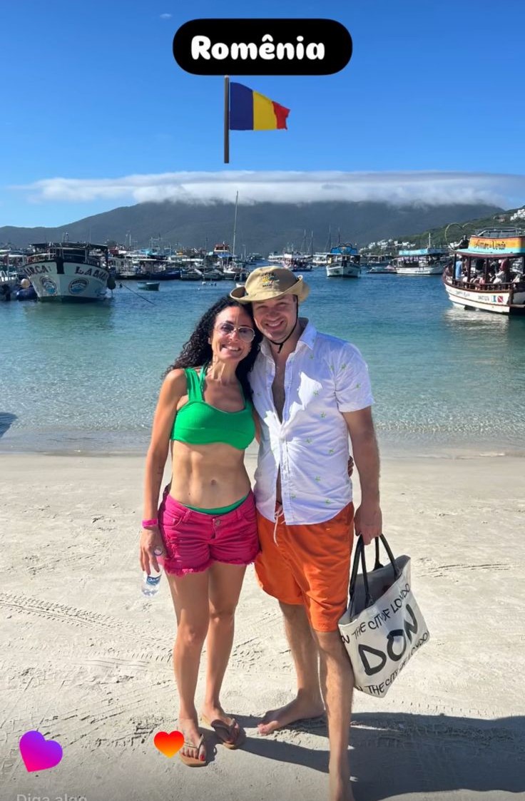 Casal da Romênia em Arraial do Cabo